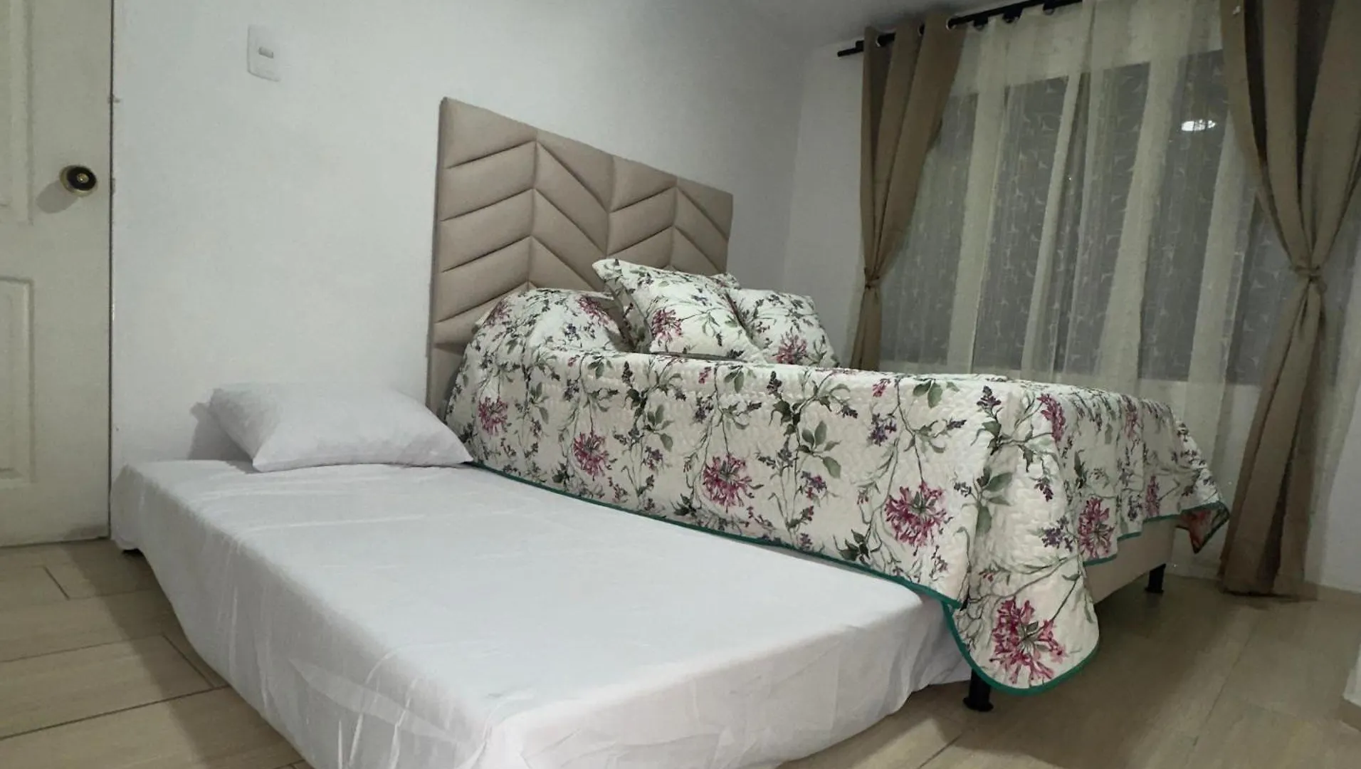 Amplio Apartamento En Medellin 0*,