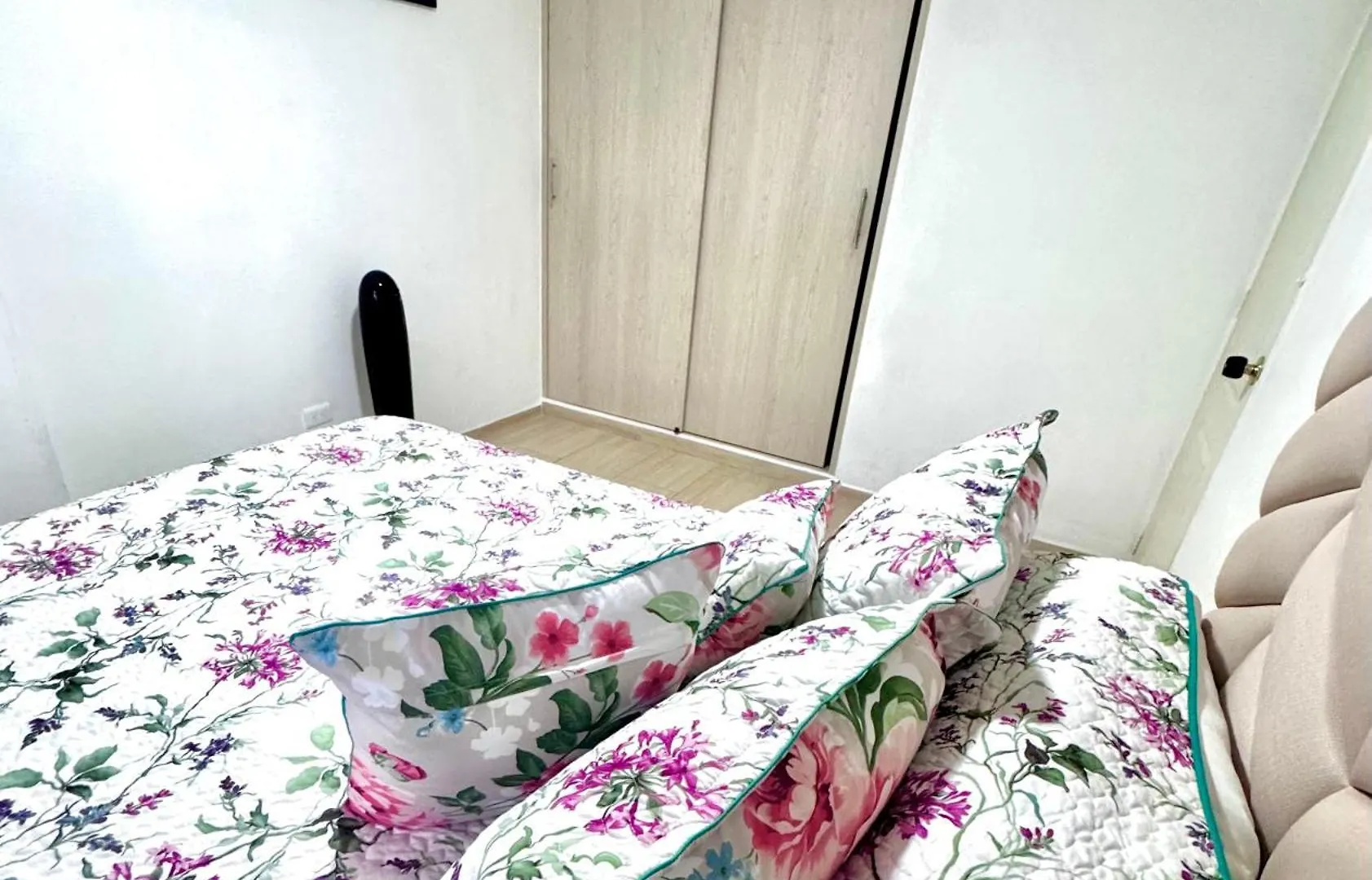 Amplio Apartamento En Medellin Colombia